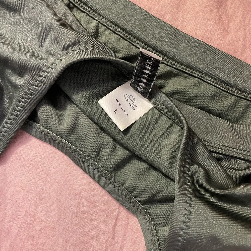 Olive green sporty bikini set - Picture 8 of 8